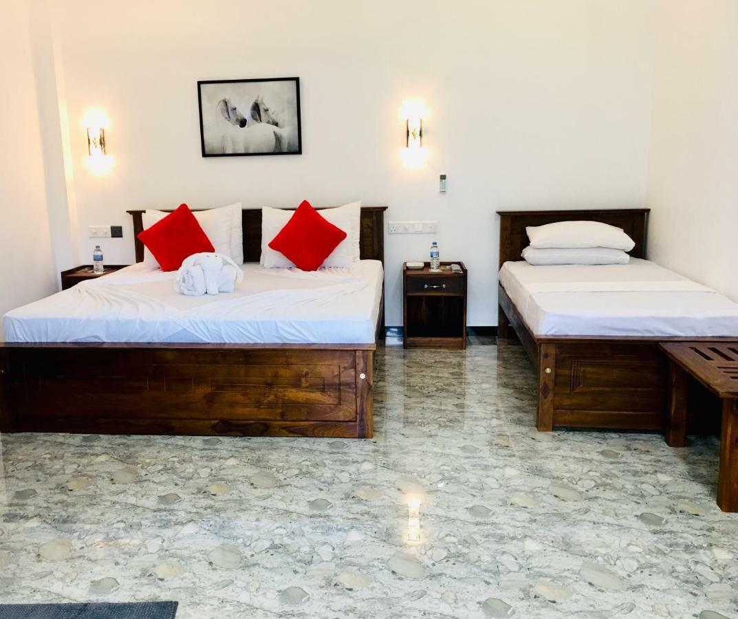 Jenushi Homestay Kandy Exterior photo